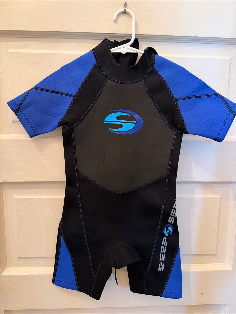 Deep See Kids Shorty Rashguard in Black and Blue with Logo